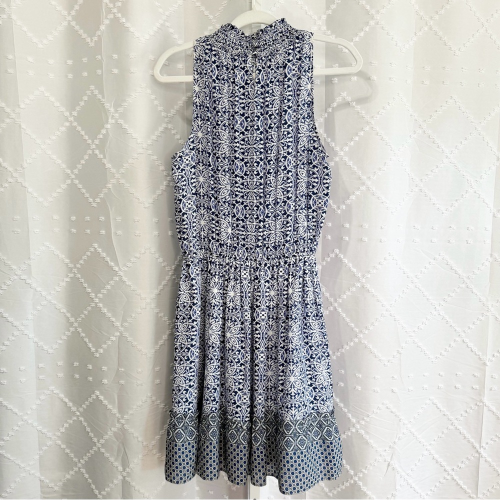 💎 ⭐️ 122. Shoshanna Blue White Silk Dress Size 10 Smocked Collar Elastic Waist - Picture 7 of 11